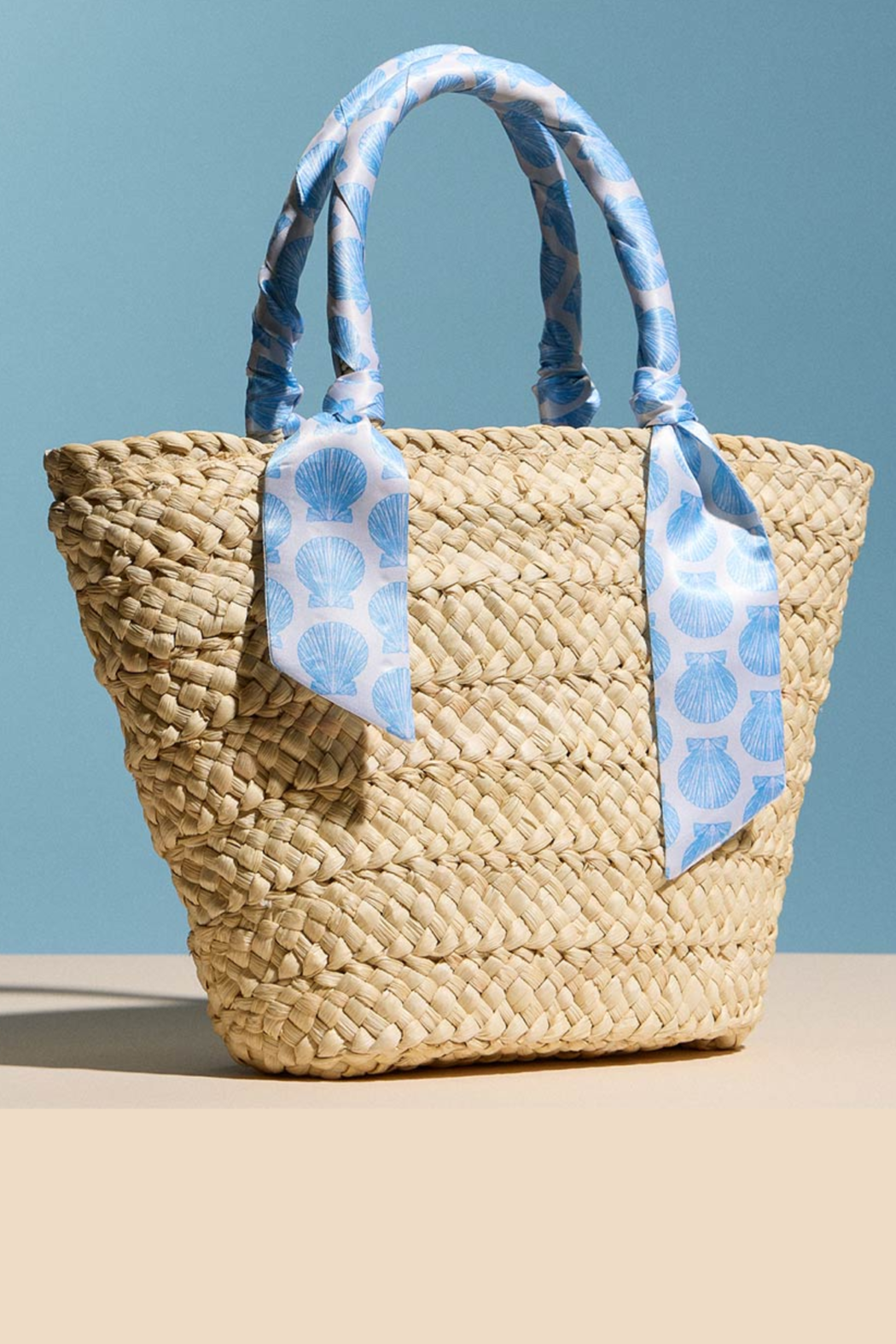 Shell Fabric Handle Raffia Bag