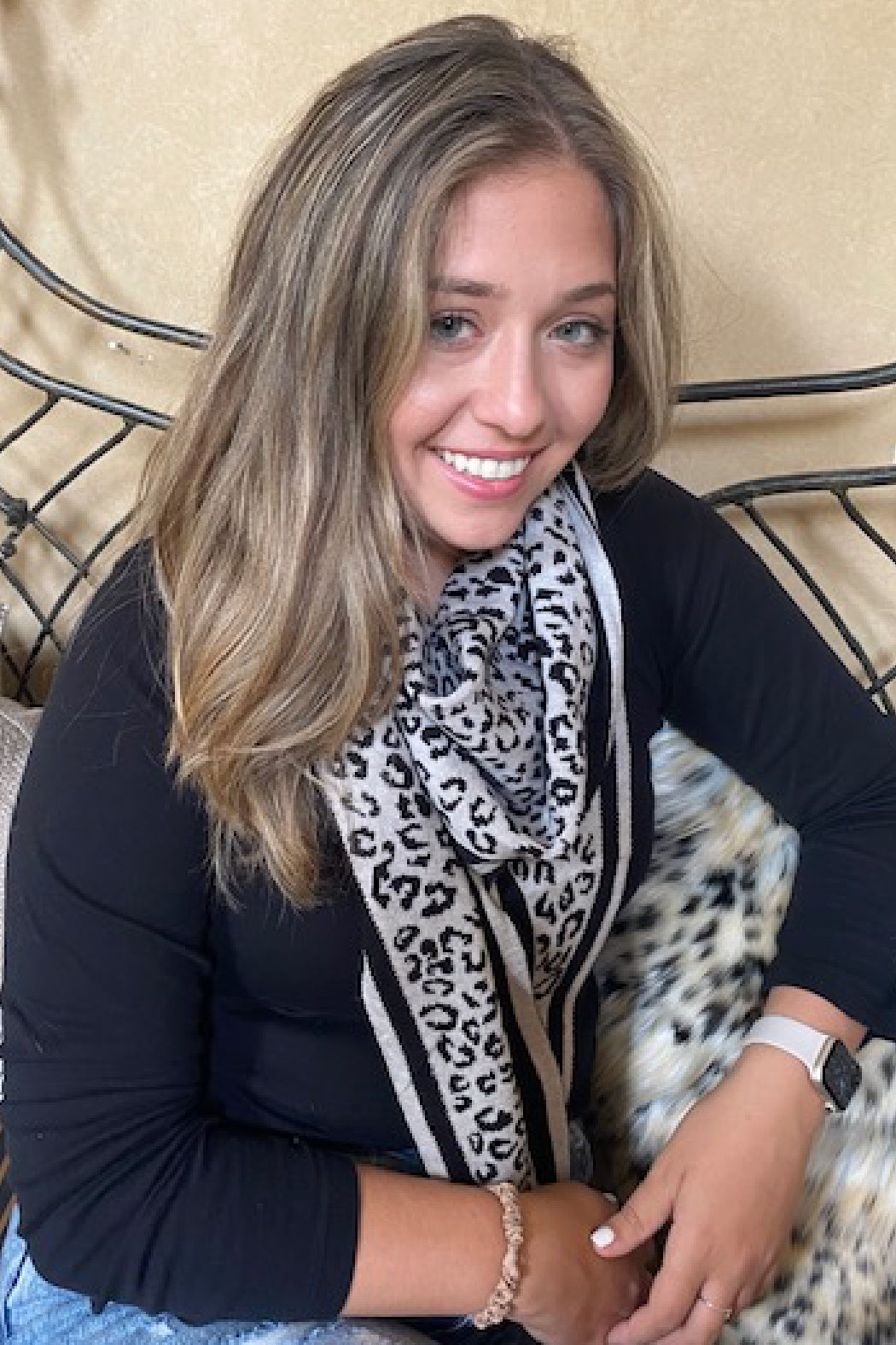 Reversible Black and White Animal Print Knit Scarf