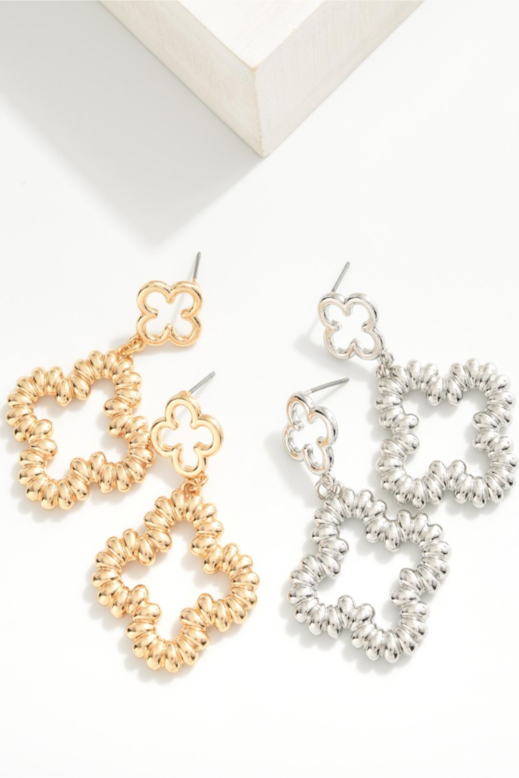 Ribbed Clover Earrings